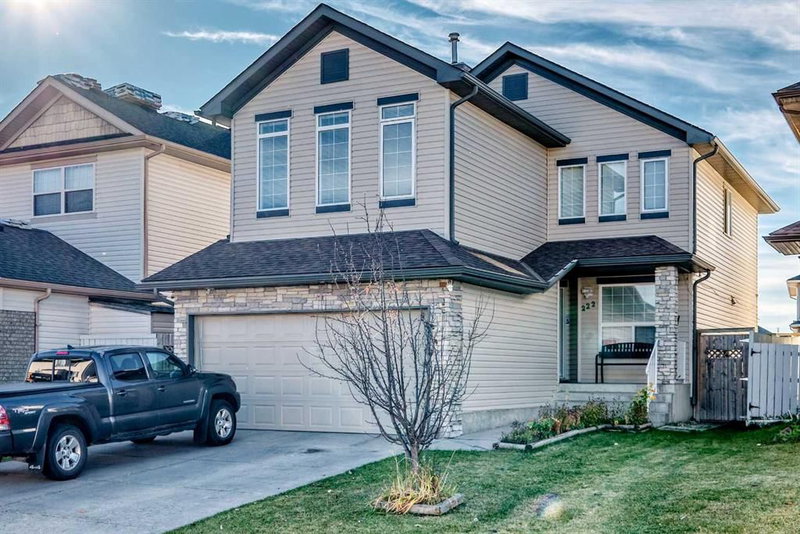 222 Saddlehorn Close NE