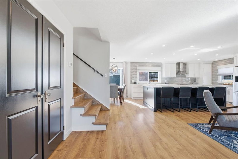 543 Willingdon Boulevard SE