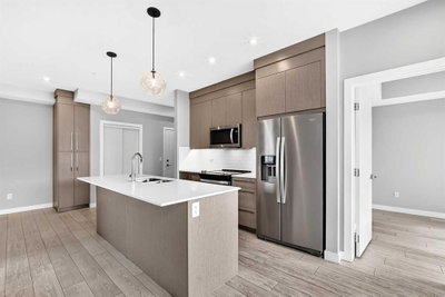 2417 - 395 Skyview Parkway NE