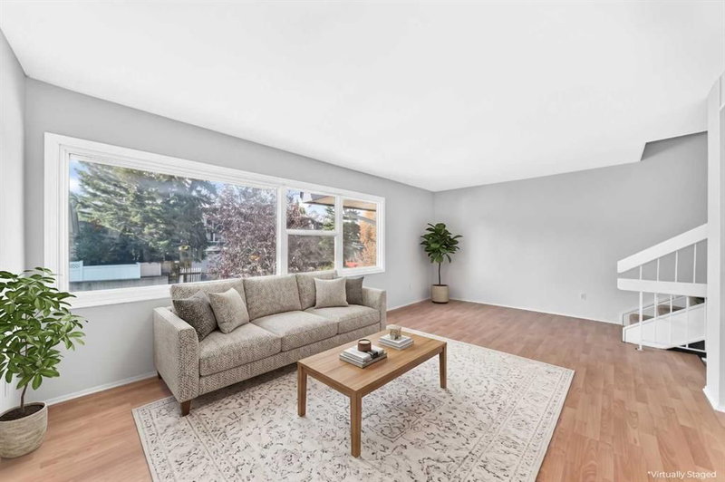 410 Brae Glen Crescent SW, Braeside — interior photo 5