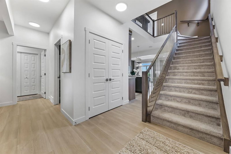 5 Monarch Bend