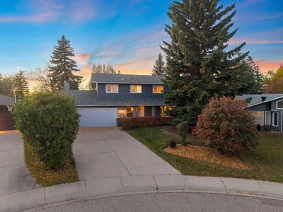 216 Lake Erie Place SE