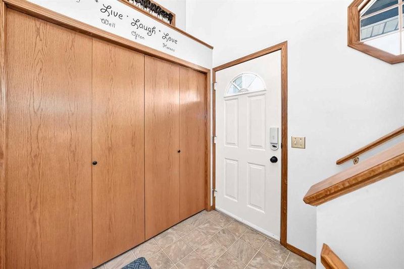 106 Elizabeth Way SE