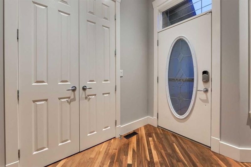 129 ROYAL Bay NW, Royal Oak — interior photo 5