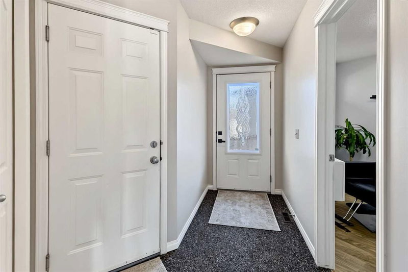 224 Hillvale Crescent