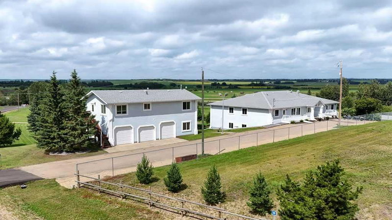 4 - 41207 Range Road 263
