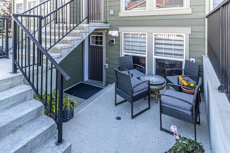 168 Cranbrook Square SE