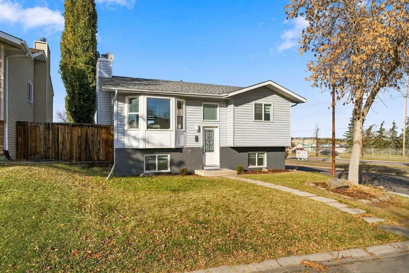 112 Macewan Meadow Crescent NW