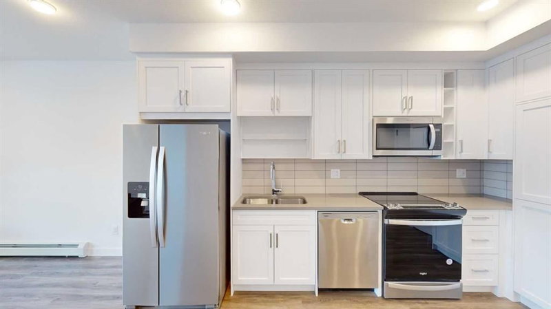 528 - 3932 University Avenue NW