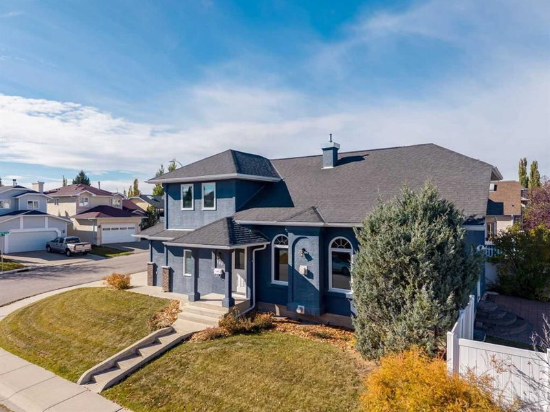 106 Hawkland Place NW