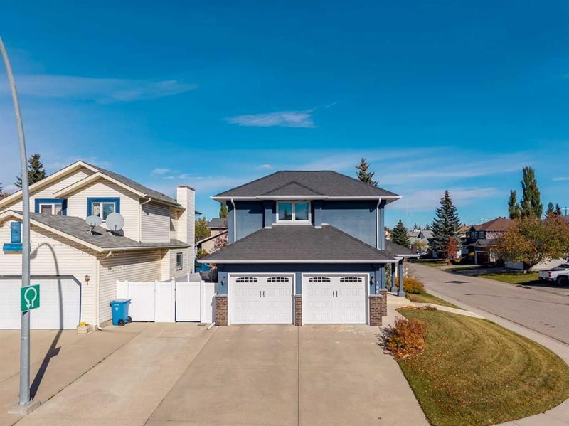 106 Hawkland Place NW