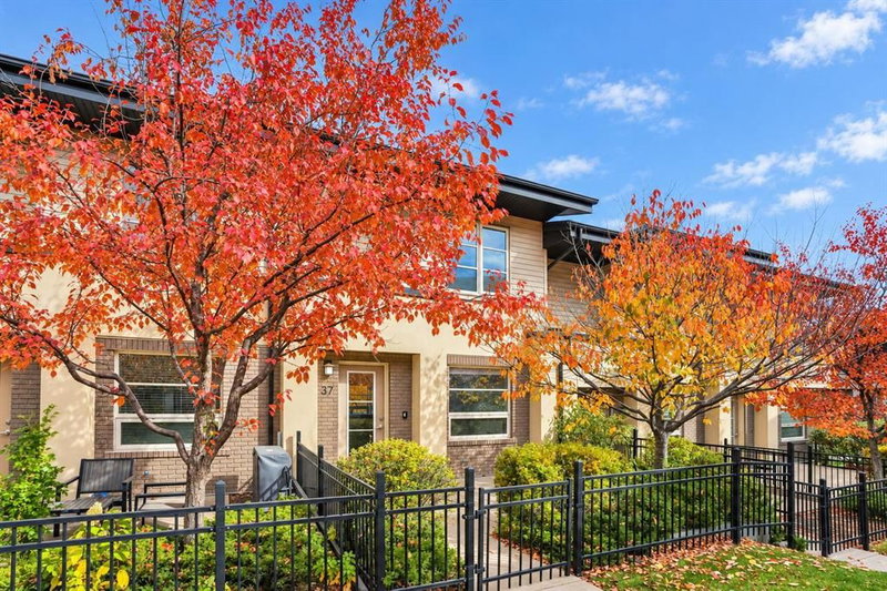 37 Aspen Hills Common SW