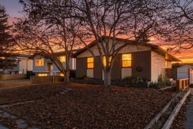 32 Whitman Crescent NE