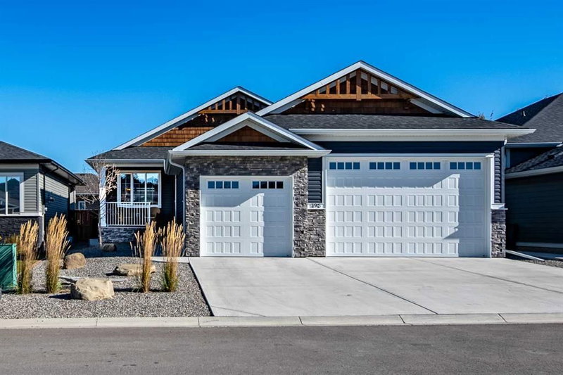 195 Riverwood Crescent SW