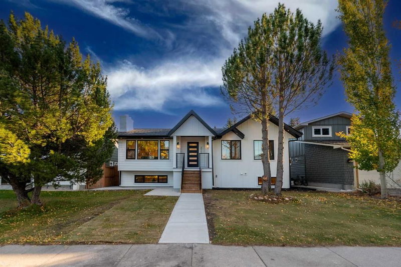 311 parkglen Crescent SE