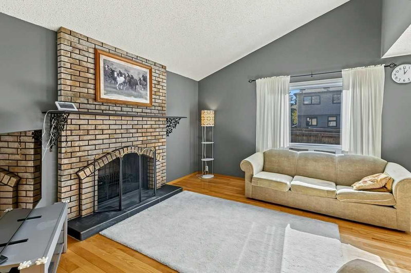28 - 76 Cedardale Crescent SW