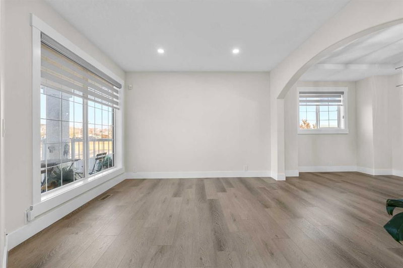 3 Coral Springs Grove NE