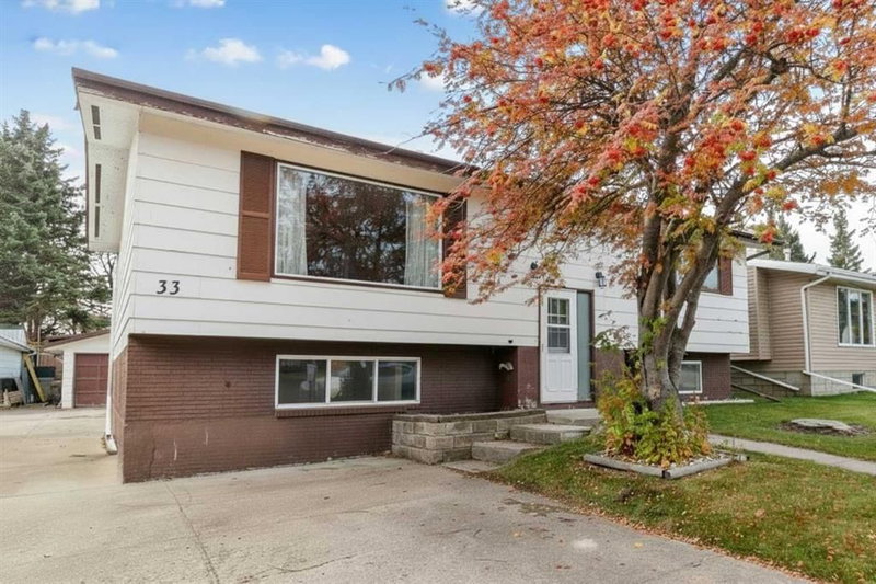 33 Valley Crescent