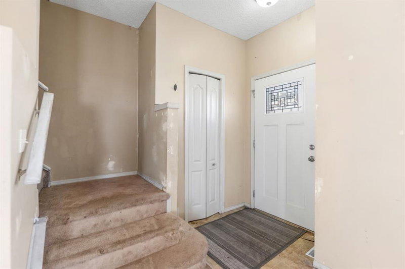523 Strathaven Mews