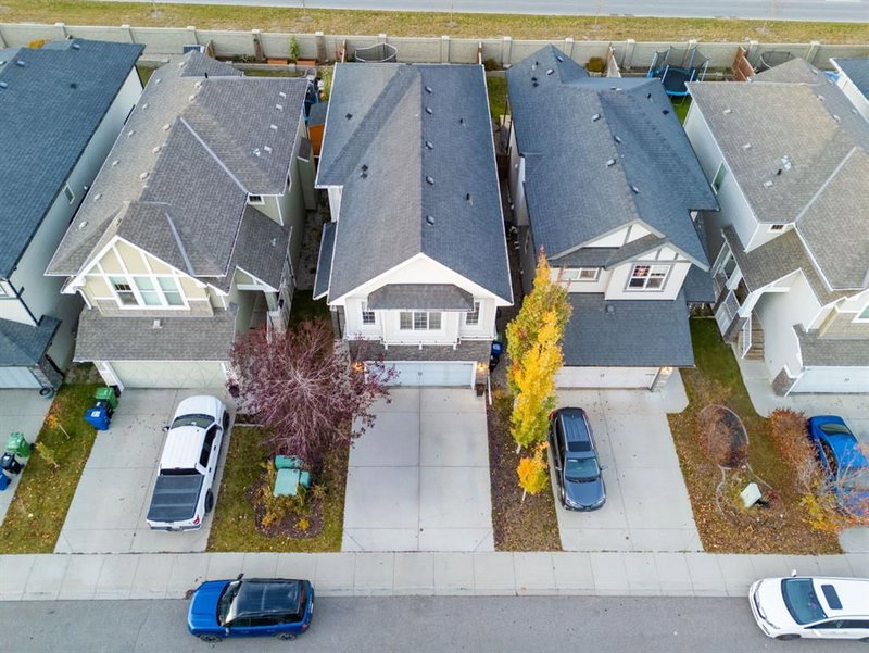 411 Hillcrest Circle SW
