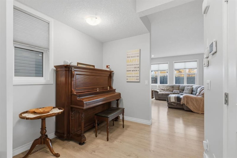 411 Hillcrest Circle SW, Hillcrest — interior photo 7