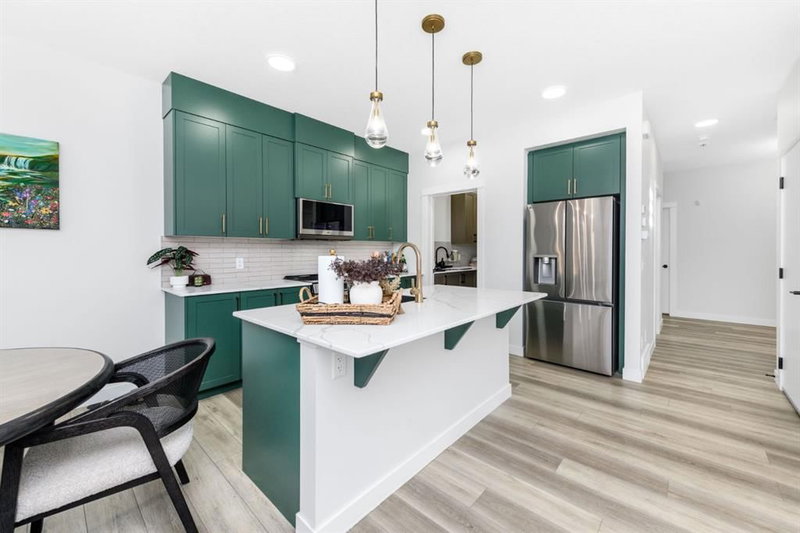 49 Amblefield View NW