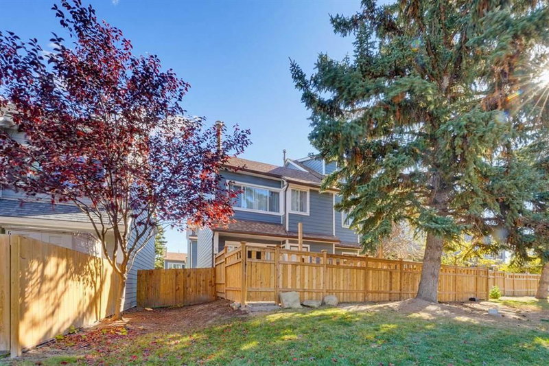 6 - 208 Grier Terrace NE