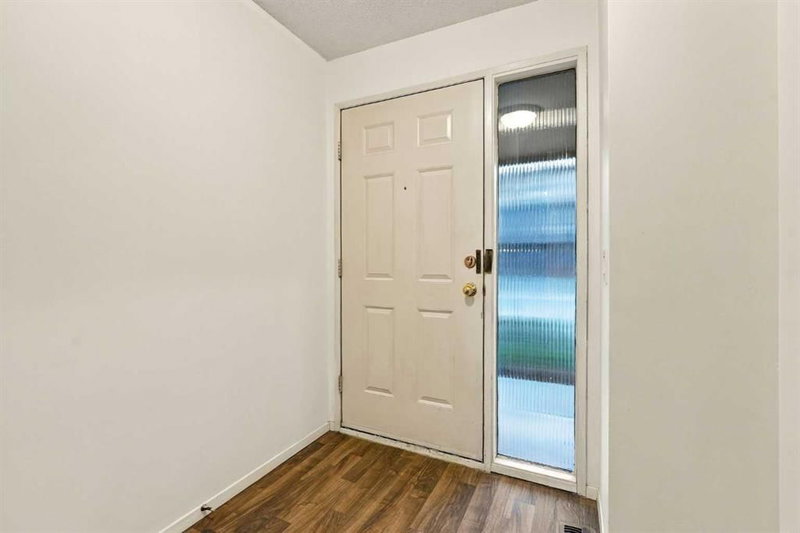 69 Glamis Gardens SW, Glamorgan — interior photo 5