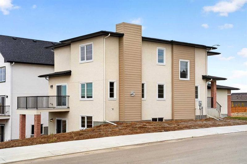 3 Lakewood Way