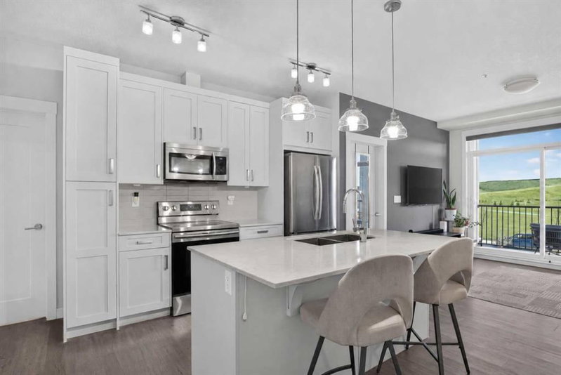 217 - 10 Walgrove SE