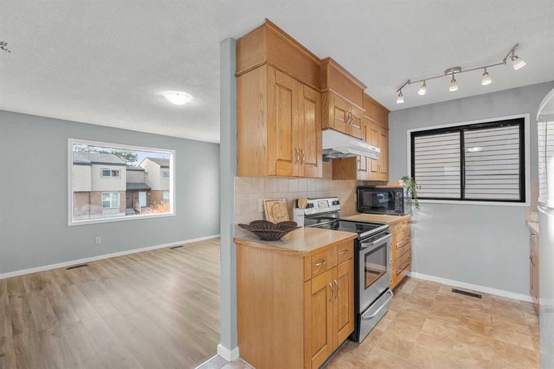 96 Abalone Crescent NE, Abbeydale — interior photo