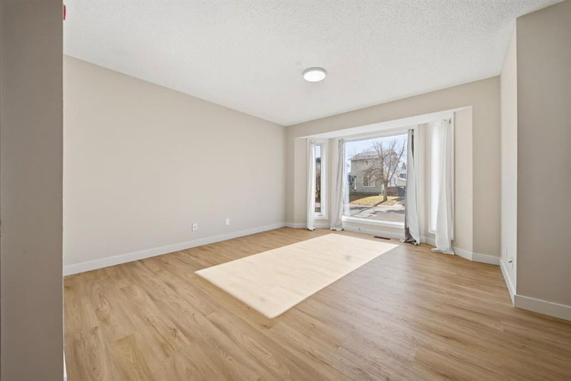 36 Taradale Close NE