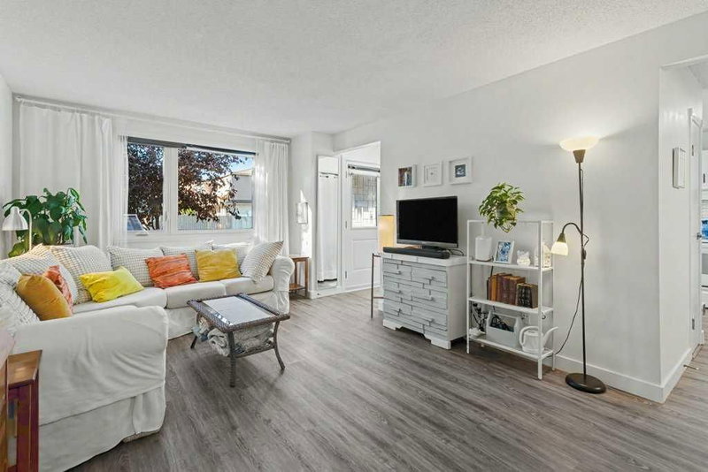 8N - 203 Lynnview Road SE
