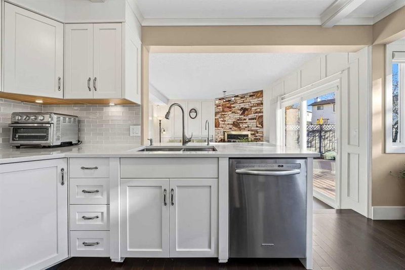 220 Hawkview Manor Circle NW, Hawkwood — interior photo 6