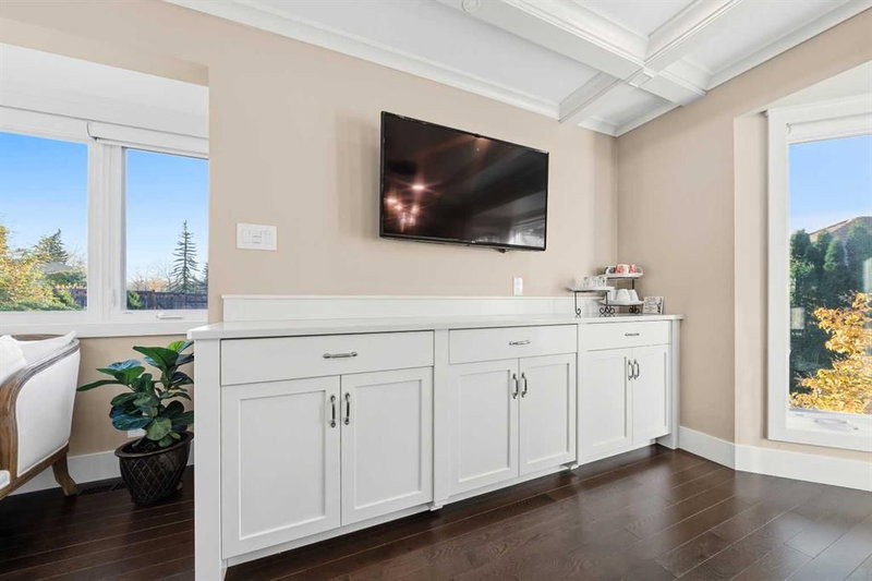 220 Hawkview Manor Circle NW, Hawkwood — interior photo 7