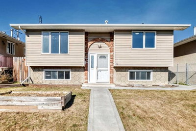 235 Margate Close NE