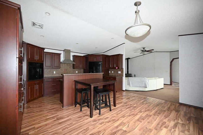 #42 - 660022 Range Road 225.5