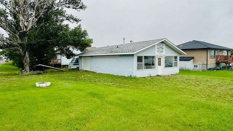 101 1 Street W