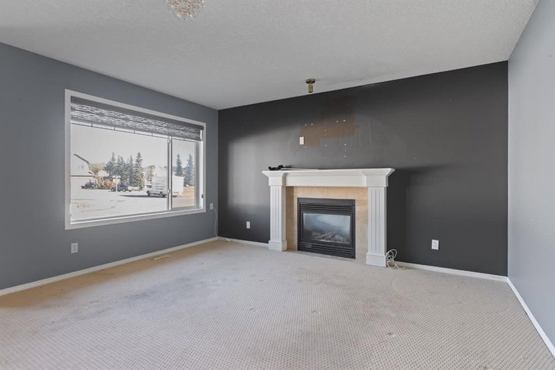 23 Saddlecrest Way NE