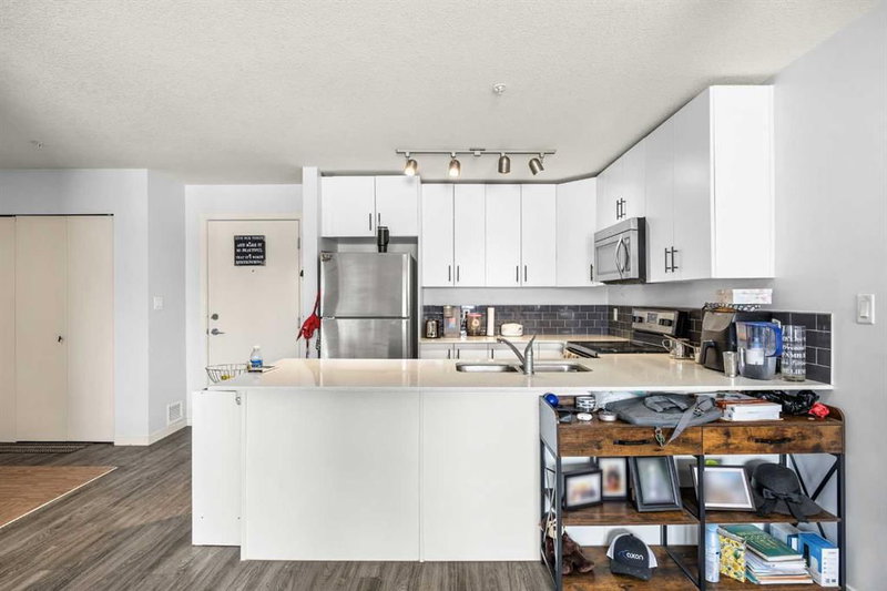 2210 - 181 Skyview Ranch Manor NE