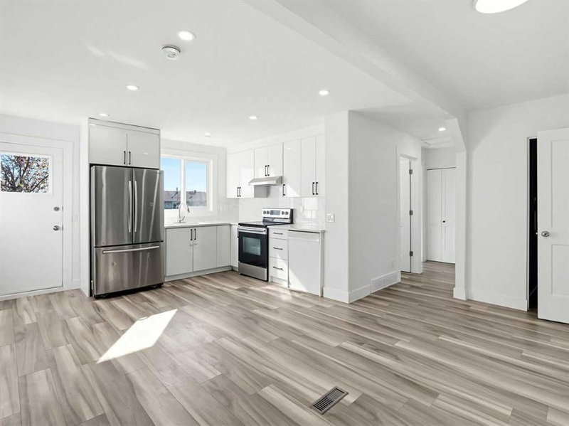 215 Rundlecairn Road NE