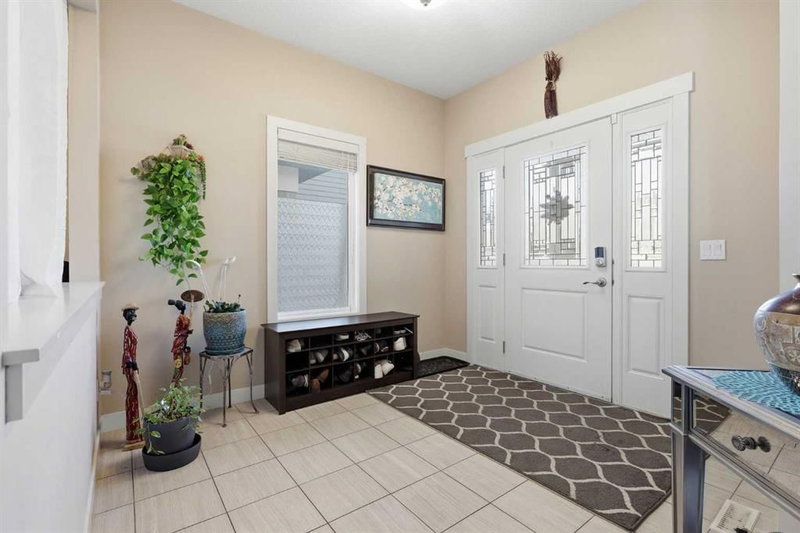 19 Mount Rae Heights