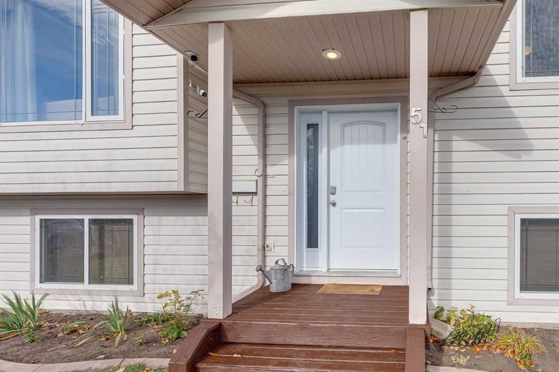 51 Plumtree Crescent