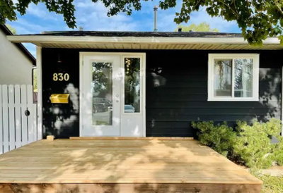 830 Columbia Boulevard W