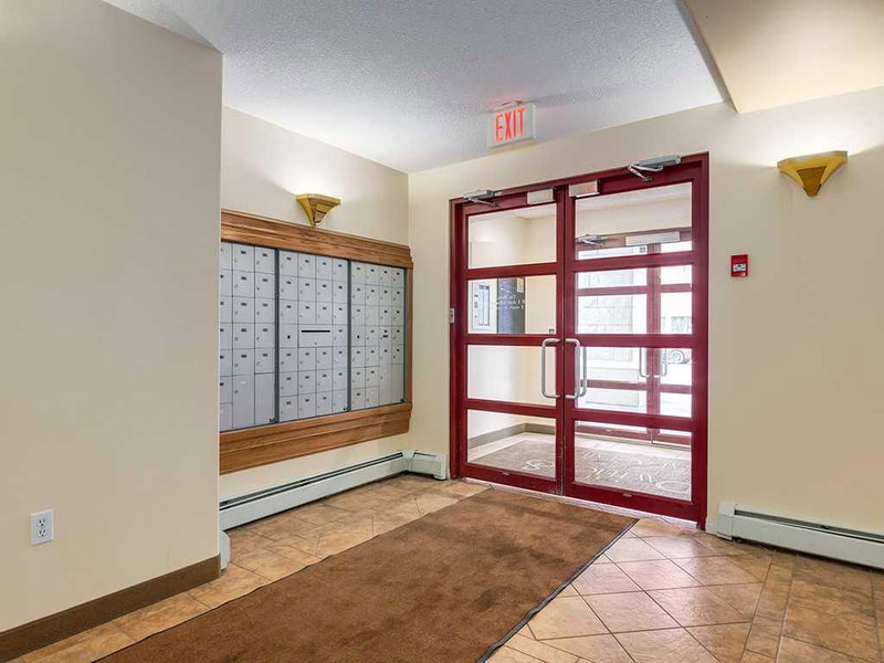 401, 777 3 Avenue SW, Eau Claire — interior photo