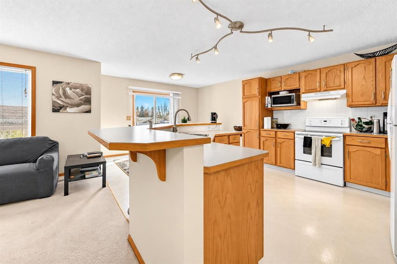 1210 Harvest Hills Drive NE, Harvest Hills — interior photo