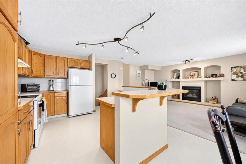 1210 Harvest Hills Drive NE, Harvest Hills — interior photo 6