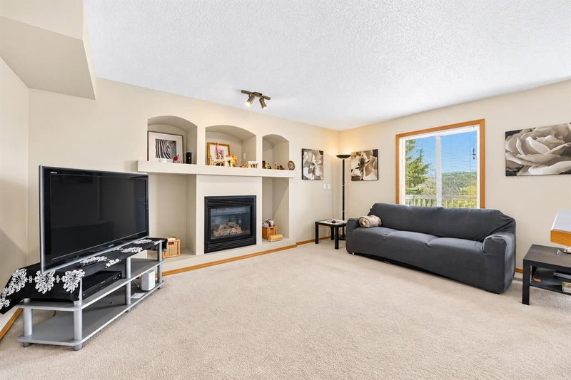 1210 Harvest Hills Drive NE, Harvest Hills — interior photo 7