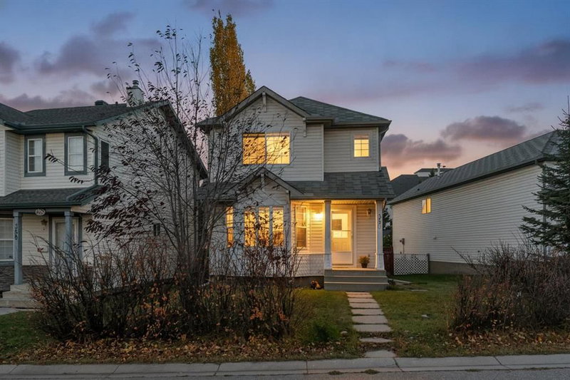350 Arbour Grove Close NW