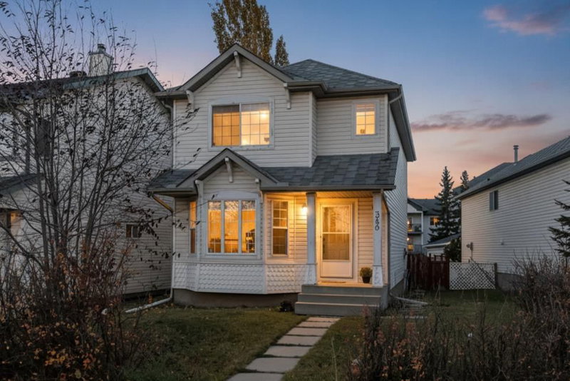 350 Arbour Grove Close NW